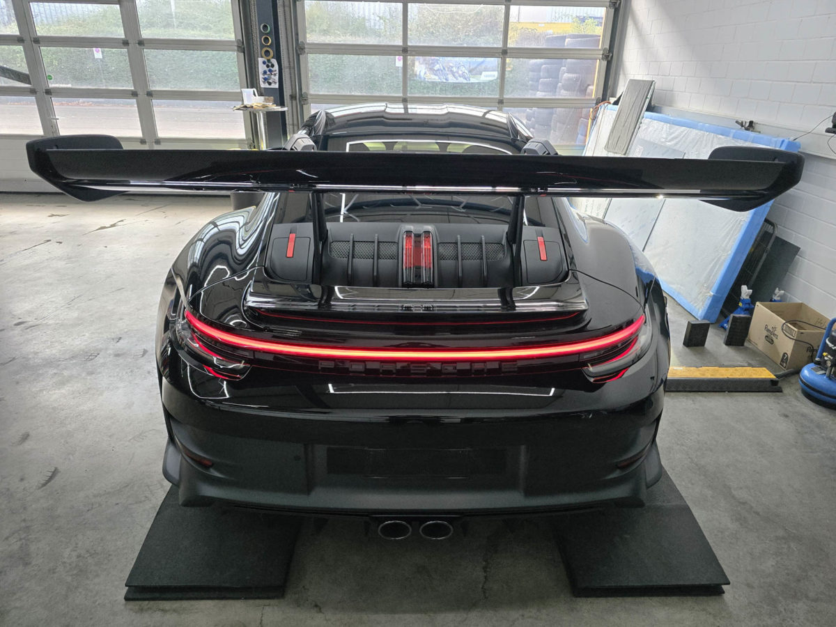 Das Heck vor der Dekorfolierung Dekorfolierung