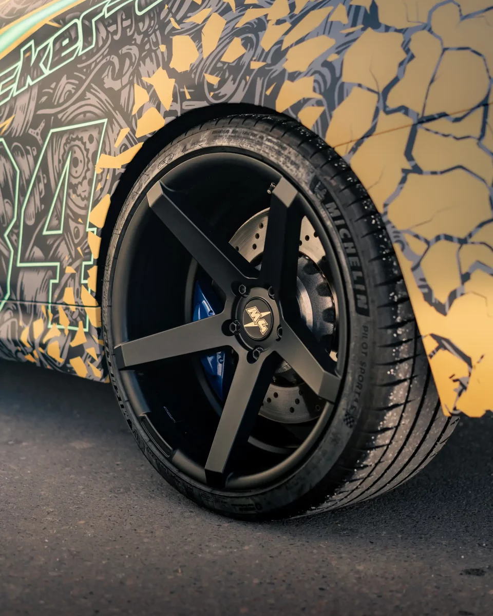 BMW M4 Folierung felge