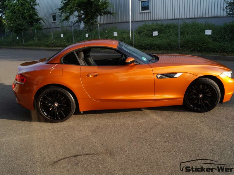 Orange folierter BMW in Stuttgart