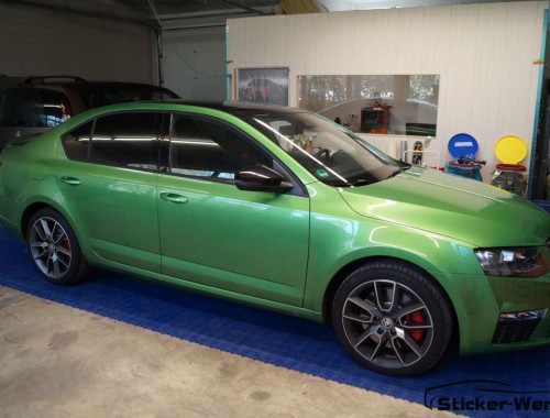 Skoda Oktavia RS Green mit Teil-Folierung