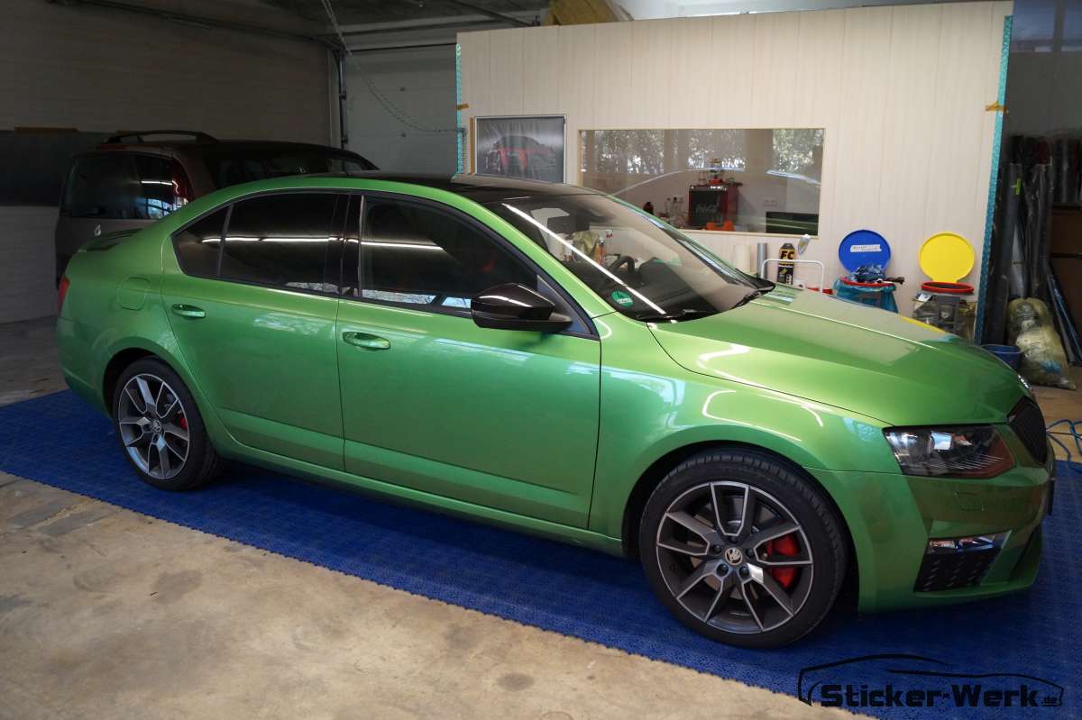 Skoda Oktavia RS Green mit Teil-Folierung